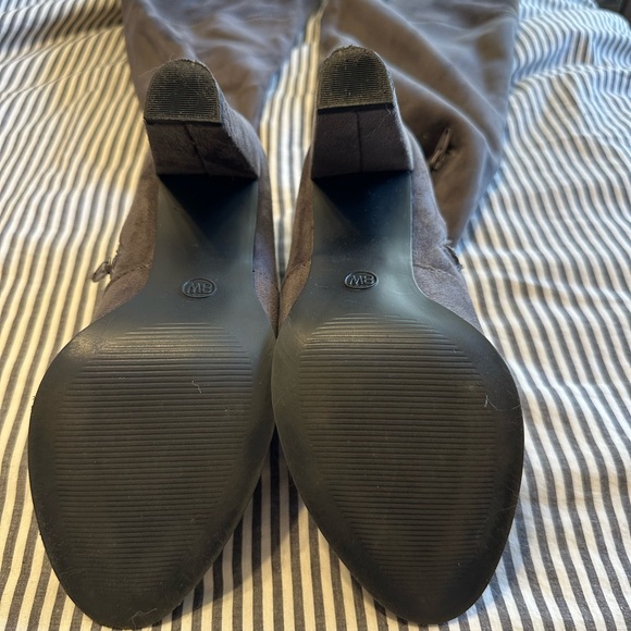 Never Before Worn Gray Over the Knee Women's Boots size 8 - Picture 2 of 4